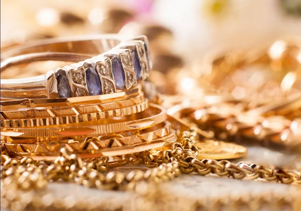 Kent Island Jewelry will evaluate your<br/>                            gold for free, and offer a fair price based<br/>                            on the current market price. Each piece is<br/>                            examined and weighed; the seller is then<br/>                            told what the current value of the items is.<br/>                            He/she can decide to sell or not.